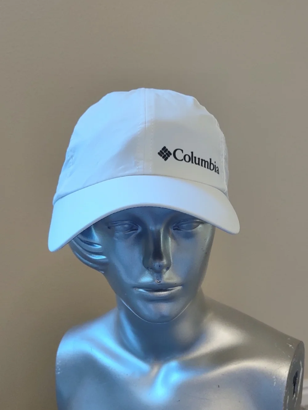 COLUMBIA | Silver Ridge IV Ball Cap Color: White